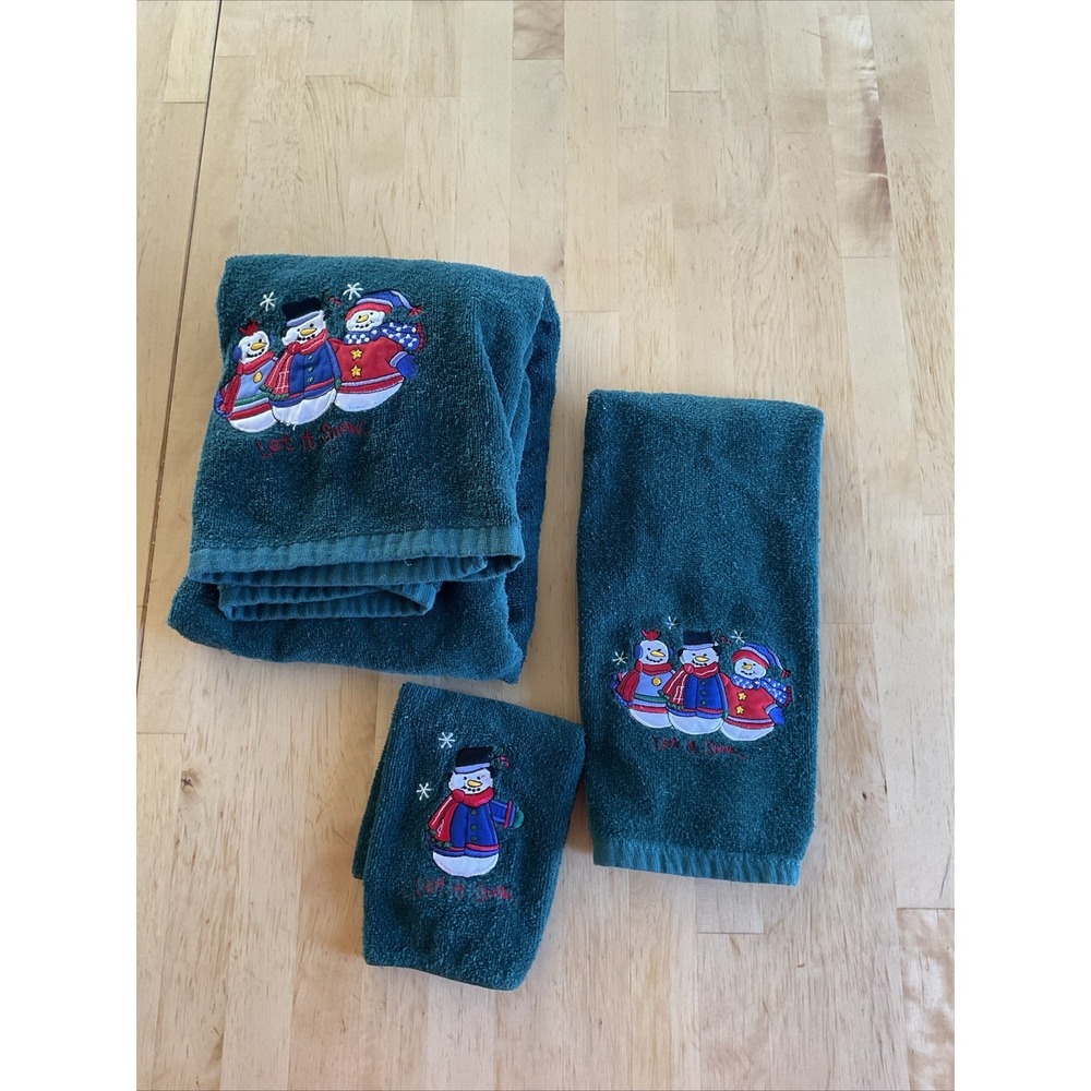 Christmas towels Bath Towel Set 3 Pc Green Santa Embroidered Hand Wash Cloth
